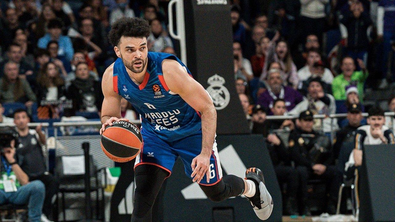 Anadolu Efes  Zalgiris'e konuk olacak