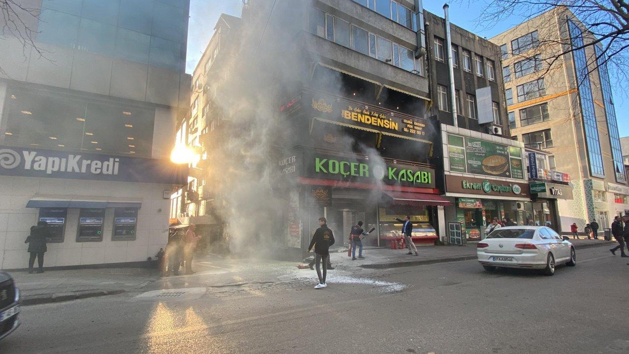 Tavuk yağları bacayı yaktı: Siyah dumanlar etrafı sardı