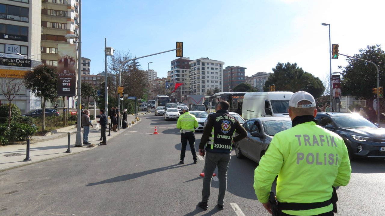 Polis yolcu gibi bindi, minibüsçülere ceza yağdı