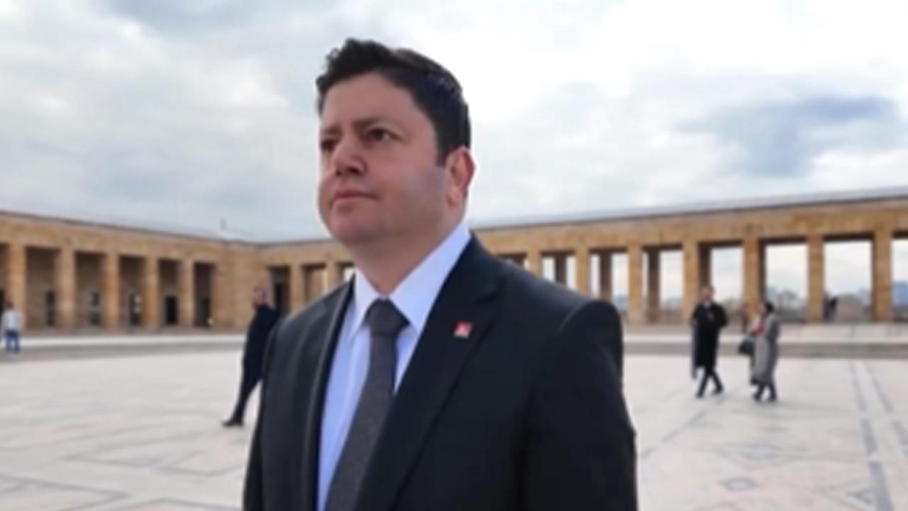 CHP'nin Kadıköy adayı Mesut Kösedağ'dan Anıtkabir'e ziyaret: 'Atamızın huzurunda yola çıkıyoruz'