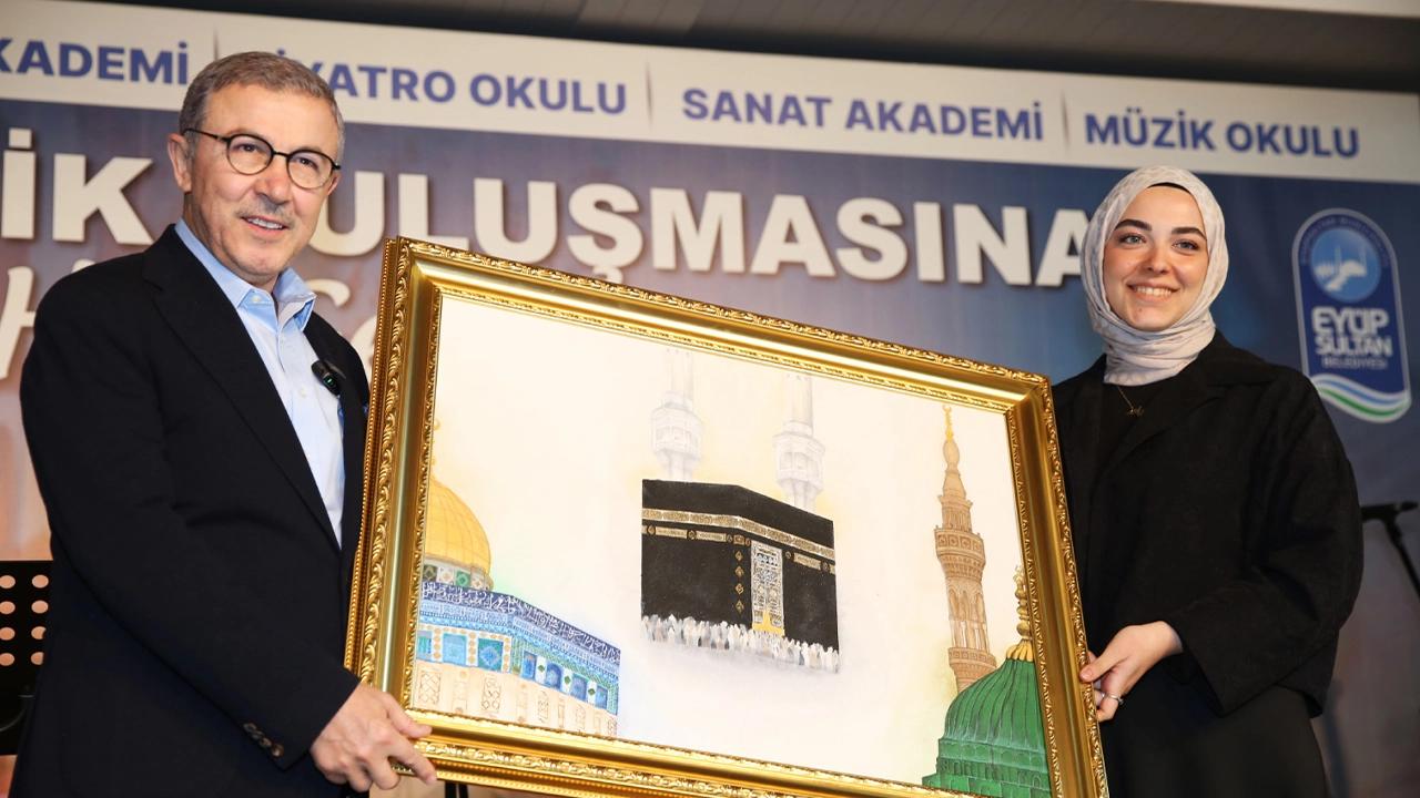 “Dönüşmek Üzere” isimli karma sanat sergisi açıldı