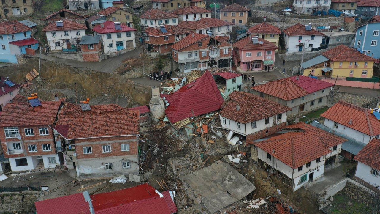 4 gün arayla heyelan: 900 nüfuslu köy ikiye ayrıldı