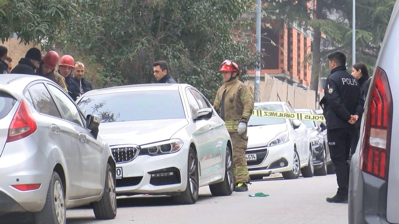 Park halindeki otomobilin içerisinde ölü bulundu