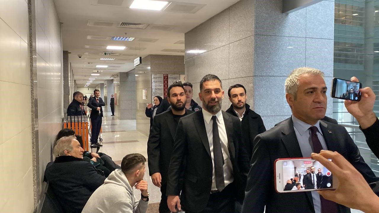 Arda Turan Seçil Erzan davası için İstanbul Adliyesi'ne geldi