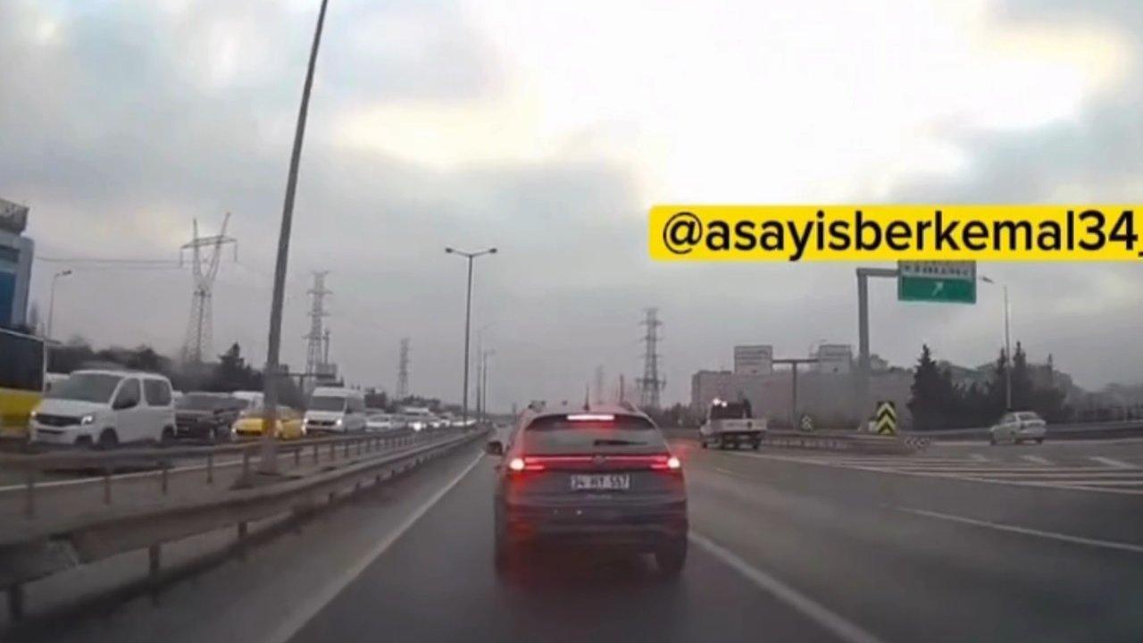 Trafikte şaşkınlık yaratan intikam! Kendisine yol vermeyen sürücüye kaza yaptırdı