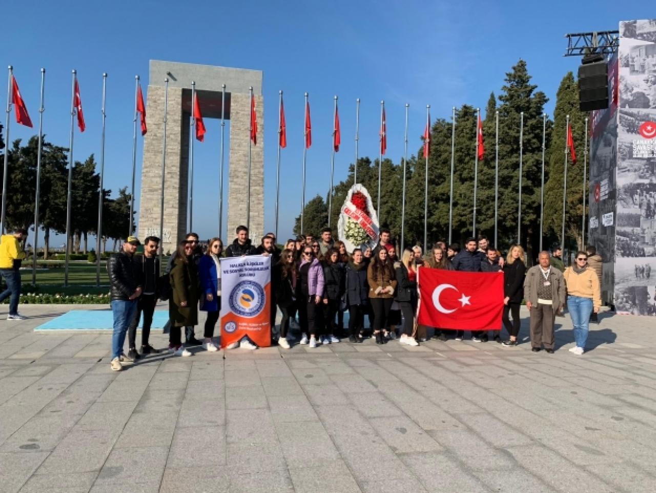 Üniversiteli öğrencilerden şehitlere vefa projesi