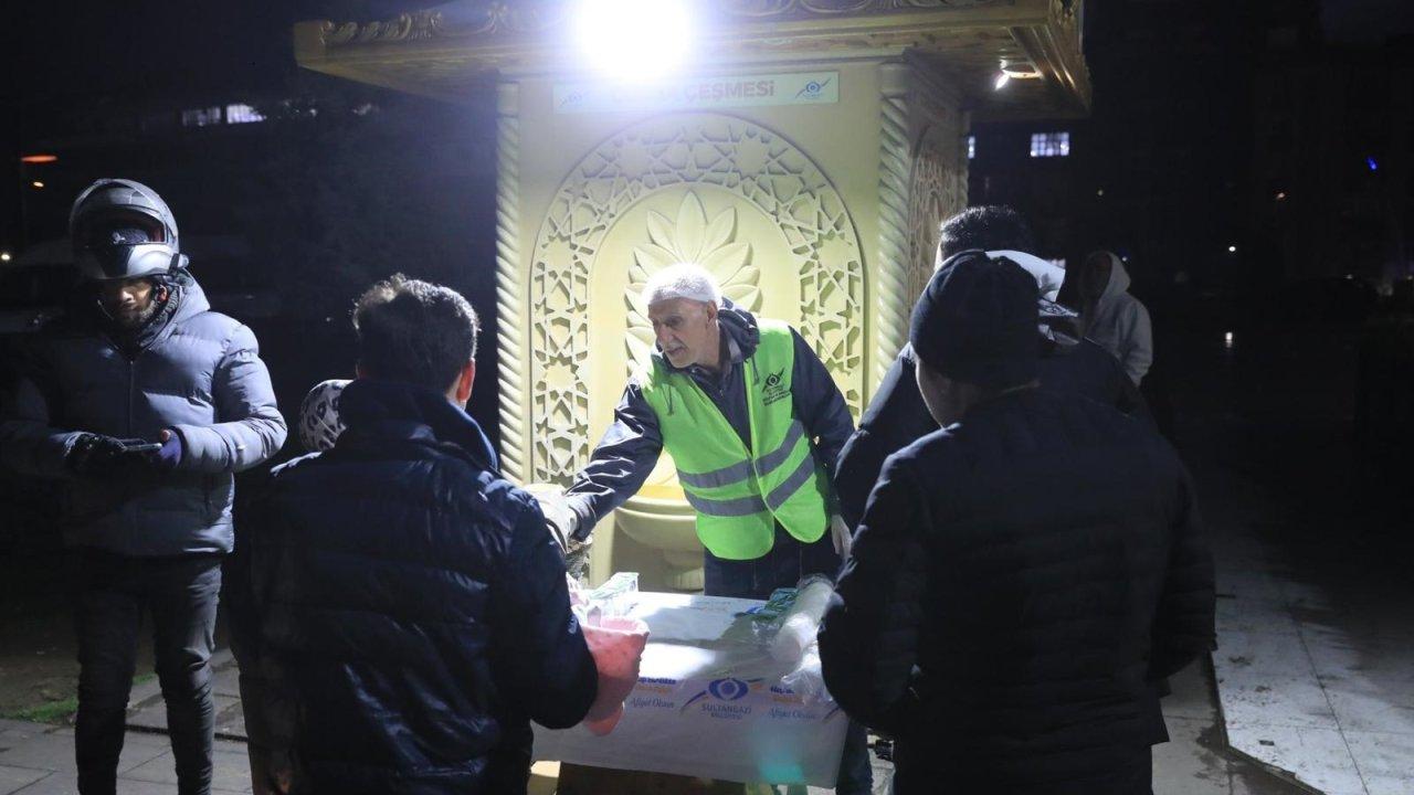 Sultangazi’de iftara yetişemeyenlere çorba dağıtımı