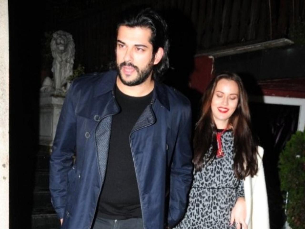 Fahriye Evcen'in bebeği Cem Yılmaz'ın gösterisinde tekmeledi