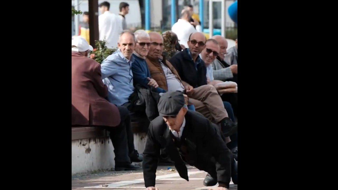 Yaşlı kılığına girip şınav çekmeye başladı, vatandaşların tepkisi olay yarattı!