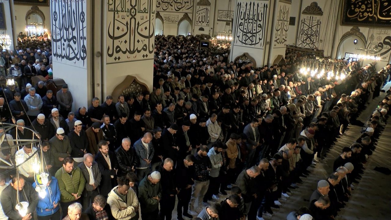 Ulu Cami'de bayram namazı