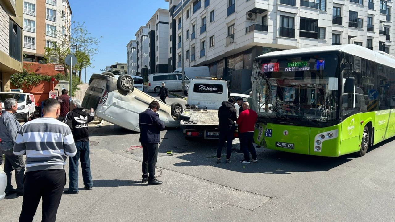 Çekicideki araç, otobüsün üzerine düştü!