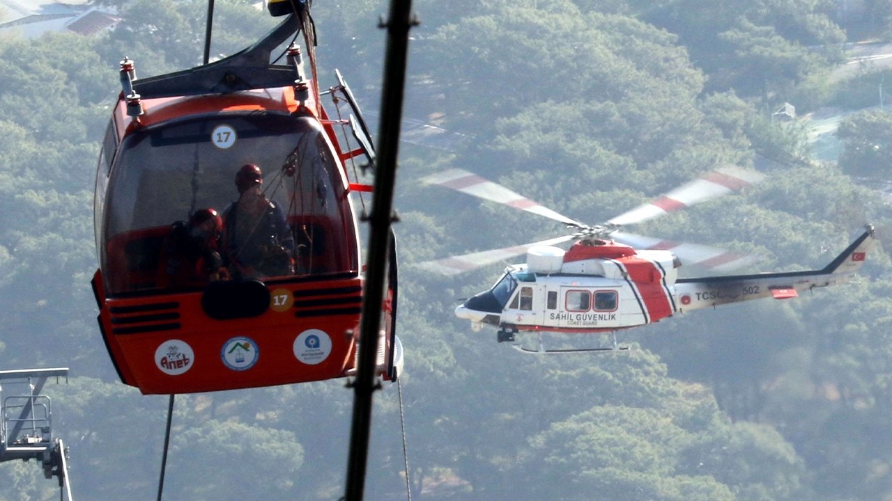 Antalya'da teleferik faciası: Bakan Yerlikaya tahliye edilenlerin sayısını açıkladı