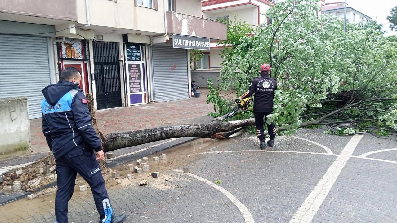 Silivri'de şiddetli yağmura hızlı müdahale