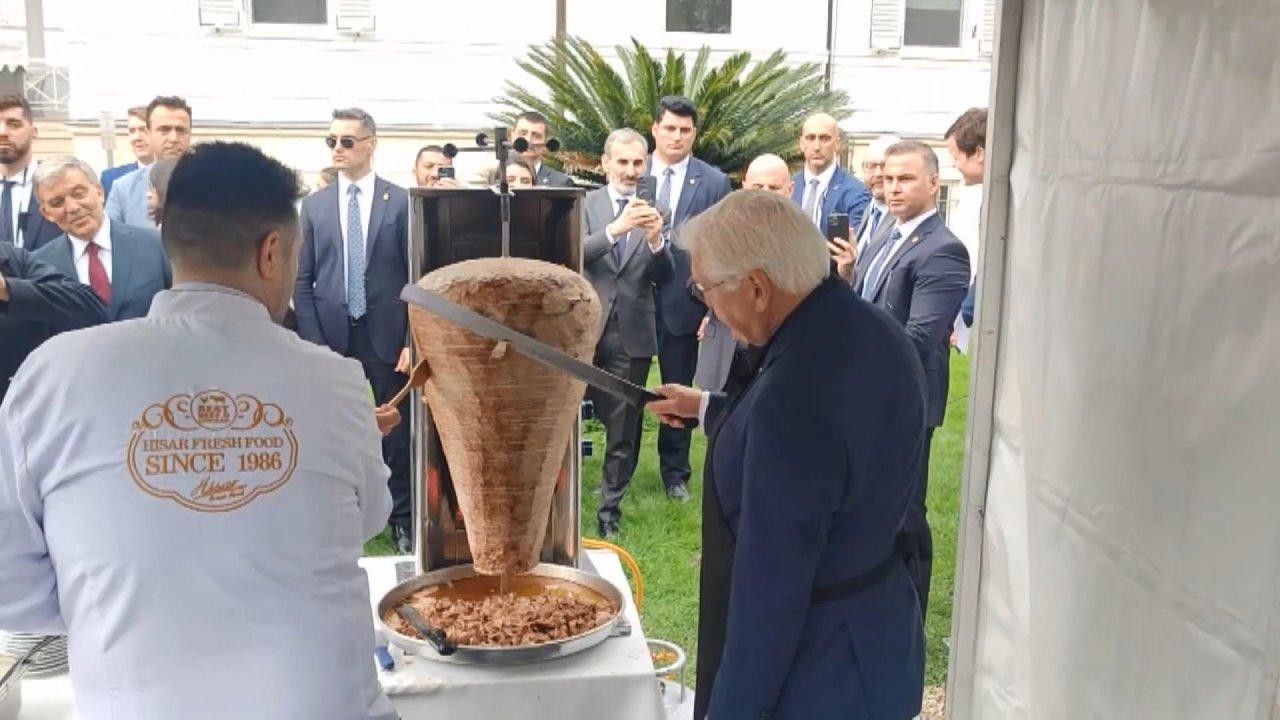 Almanya Cumhurbaşkanı Steinmeier İstanbul'da döner kesti