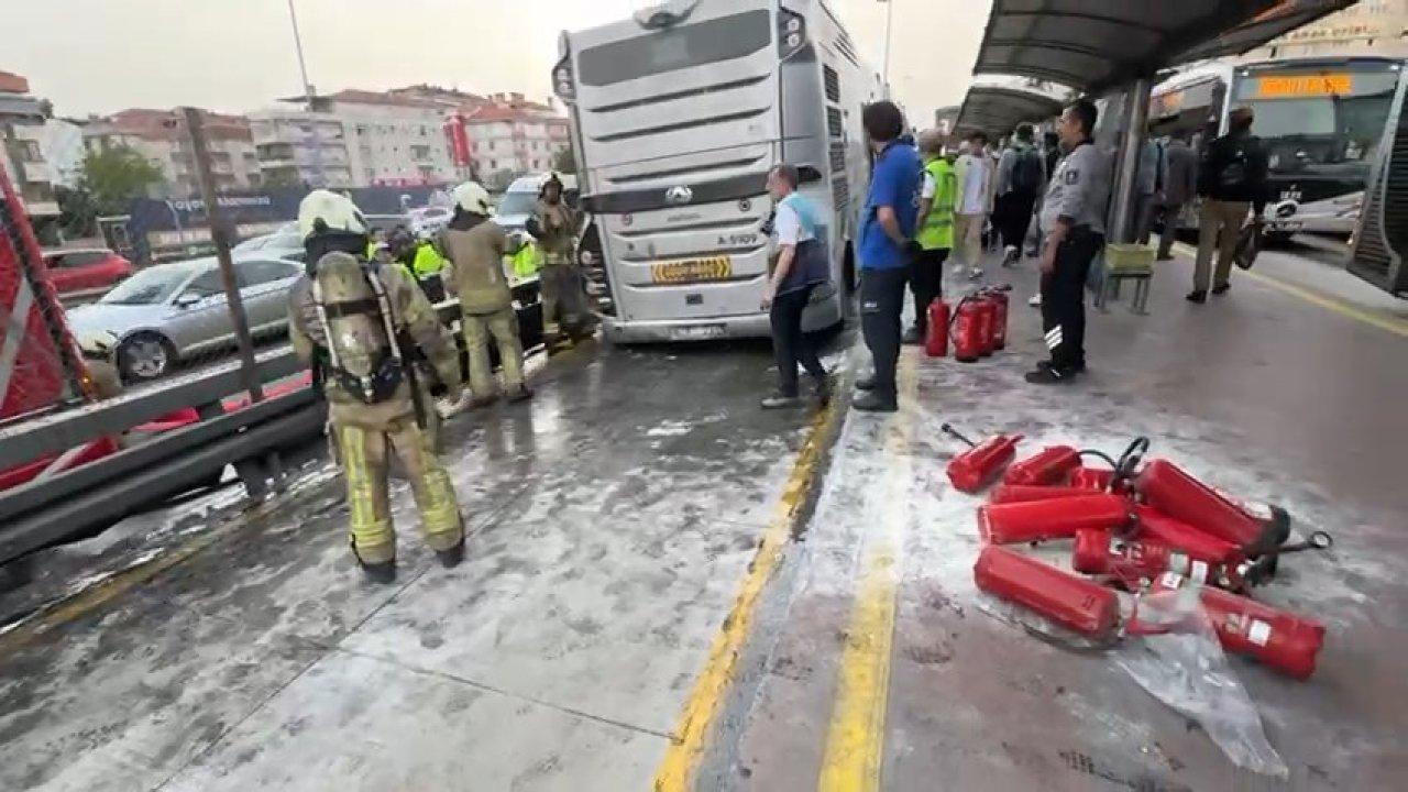 Avcılar'da akşam saatleri metrobüste yangın çıktı