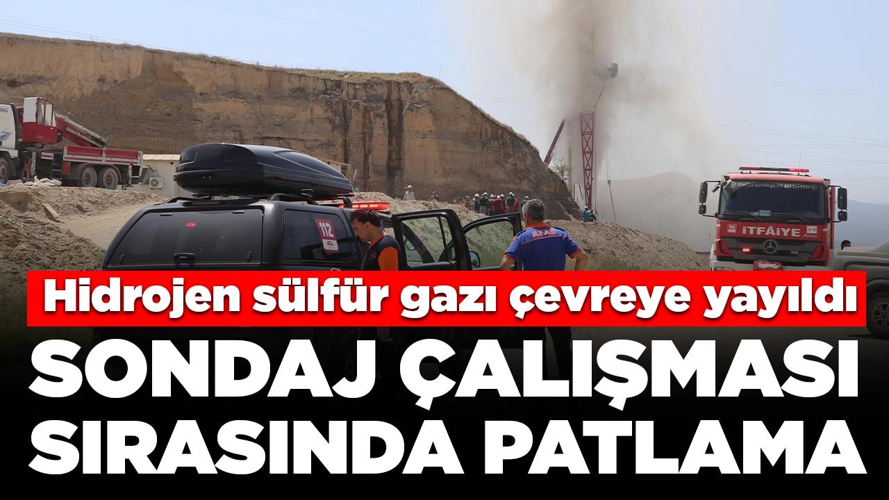 Sondaj çalışması sırasında patlama: Hidrojen sülfür gazı çevreye yayıldı, karayolu trafiğe kapatıldı