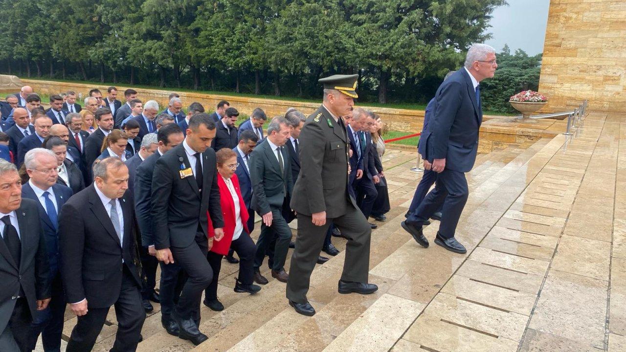 Akşener'den görevi devralan Dervişoğlu'ndan Anıtkabir'e ziyaret