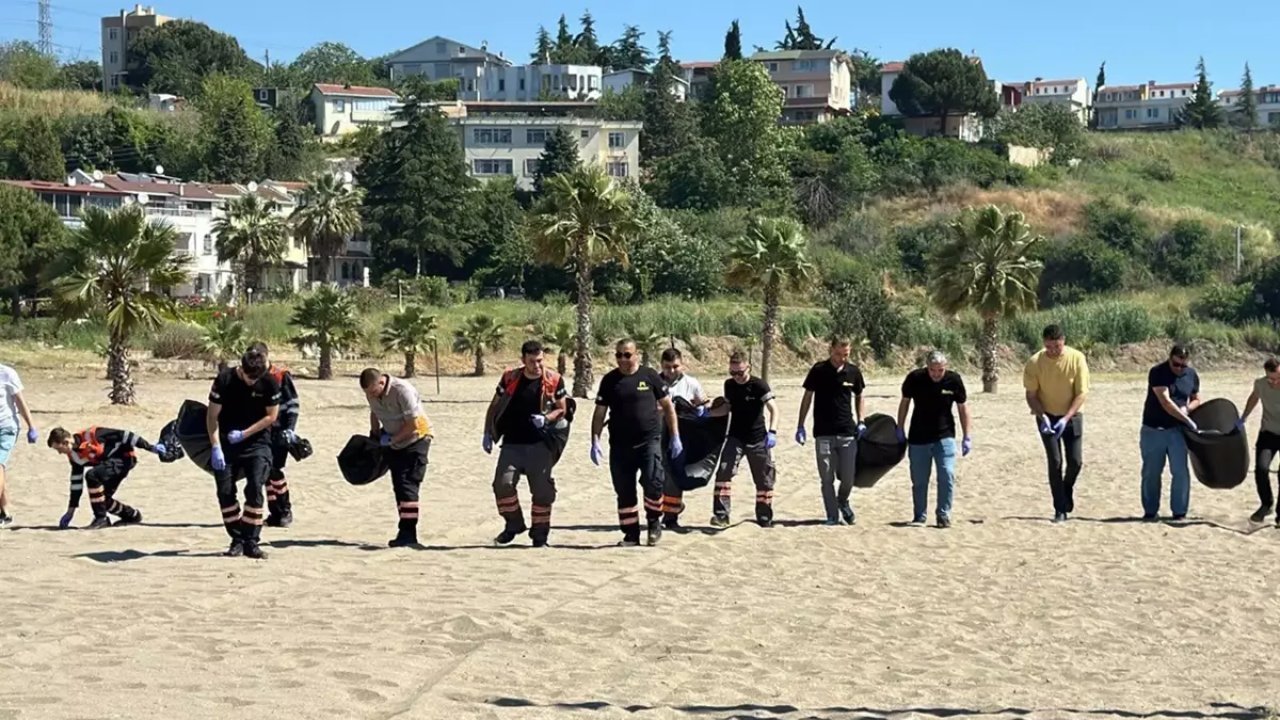 Tekirdağ'da liman personeli plaj temizliği yaptı