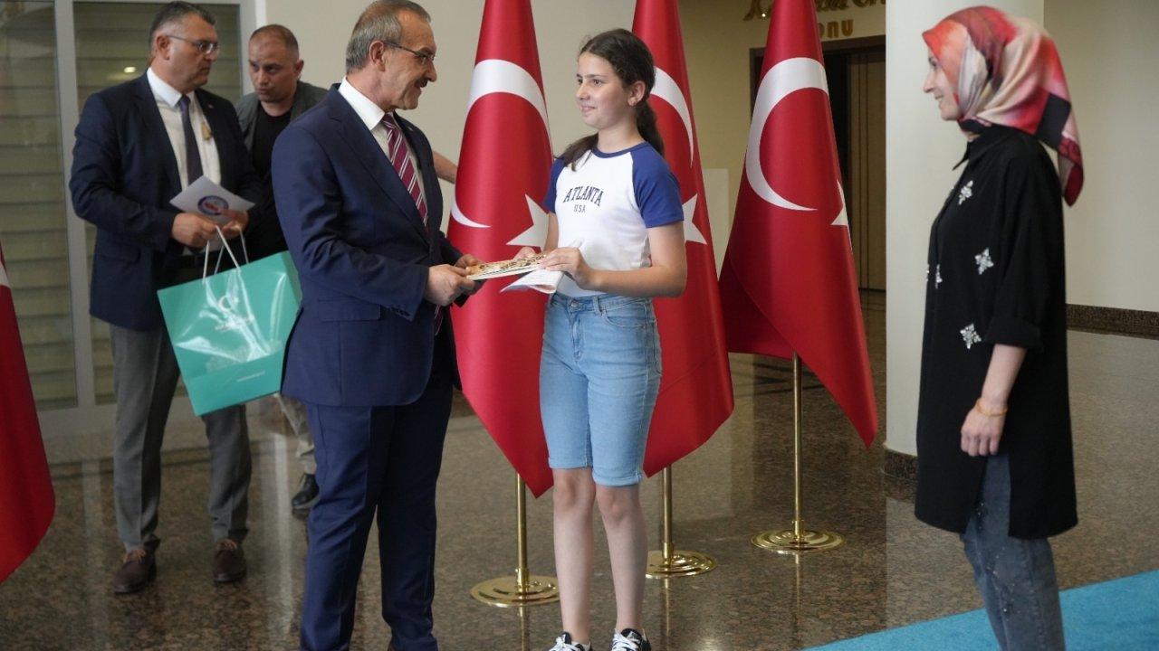 Kocaeli Valisi Yavuz: Tedbirlerimizi vatandaşlarımızı huzursuz etmek için değil bayram bayram olsun diye alıyoruz