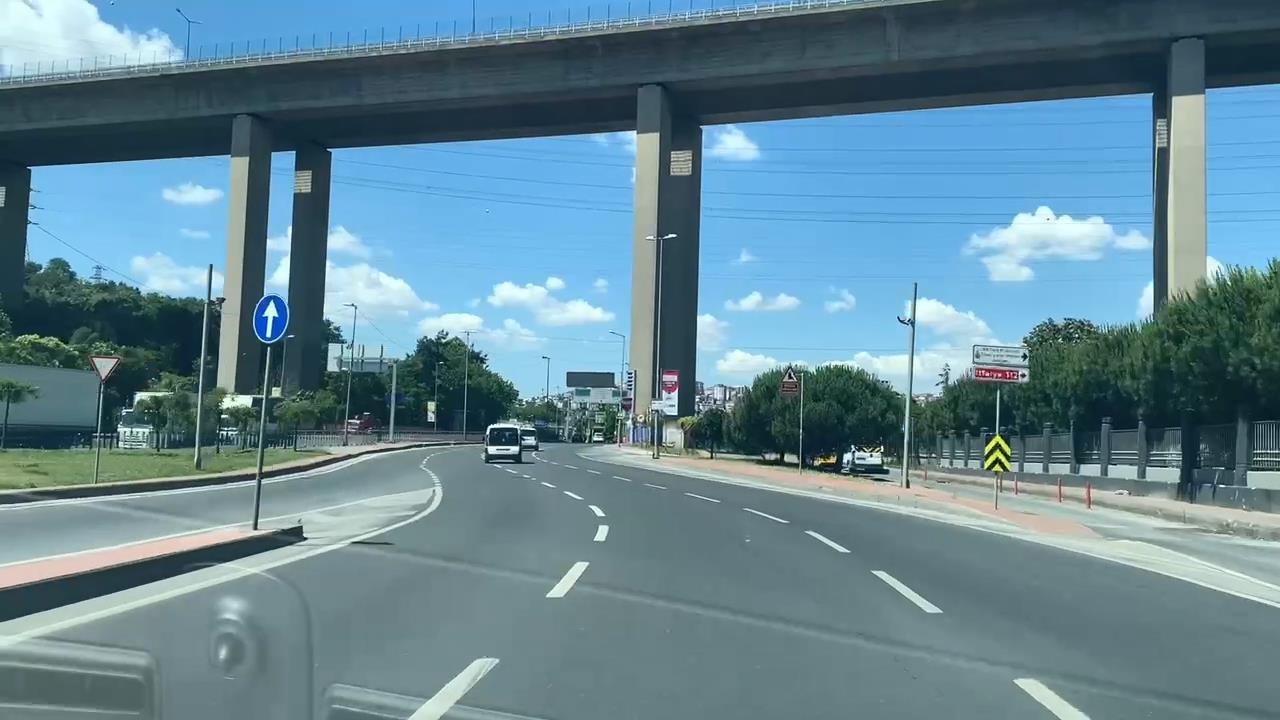 İstanbul'da yollar boş kaldı! Trafik yoğunluğu yüzde 15'e düştü!