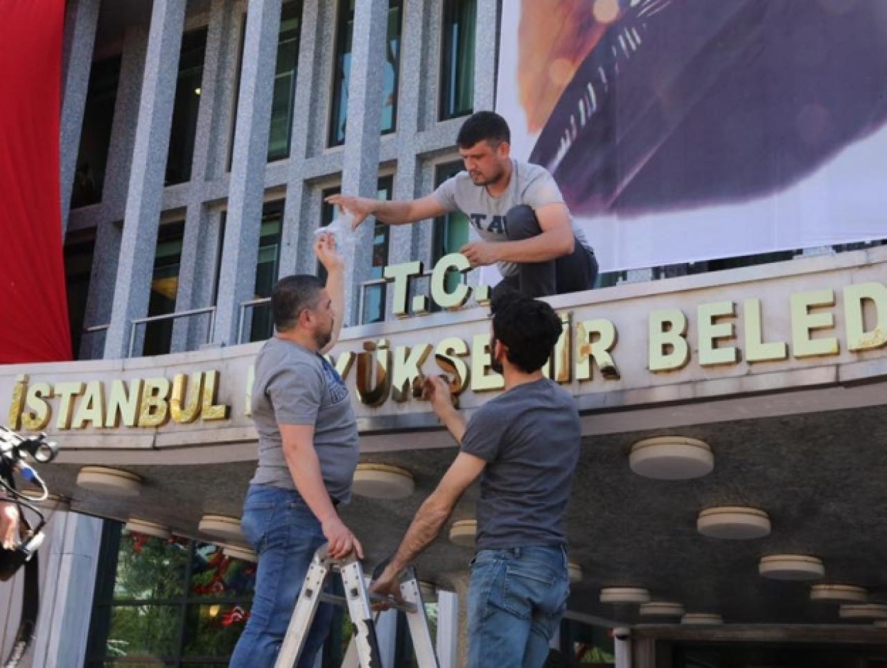 İBB binasına T.C. ibaresi eklendi!