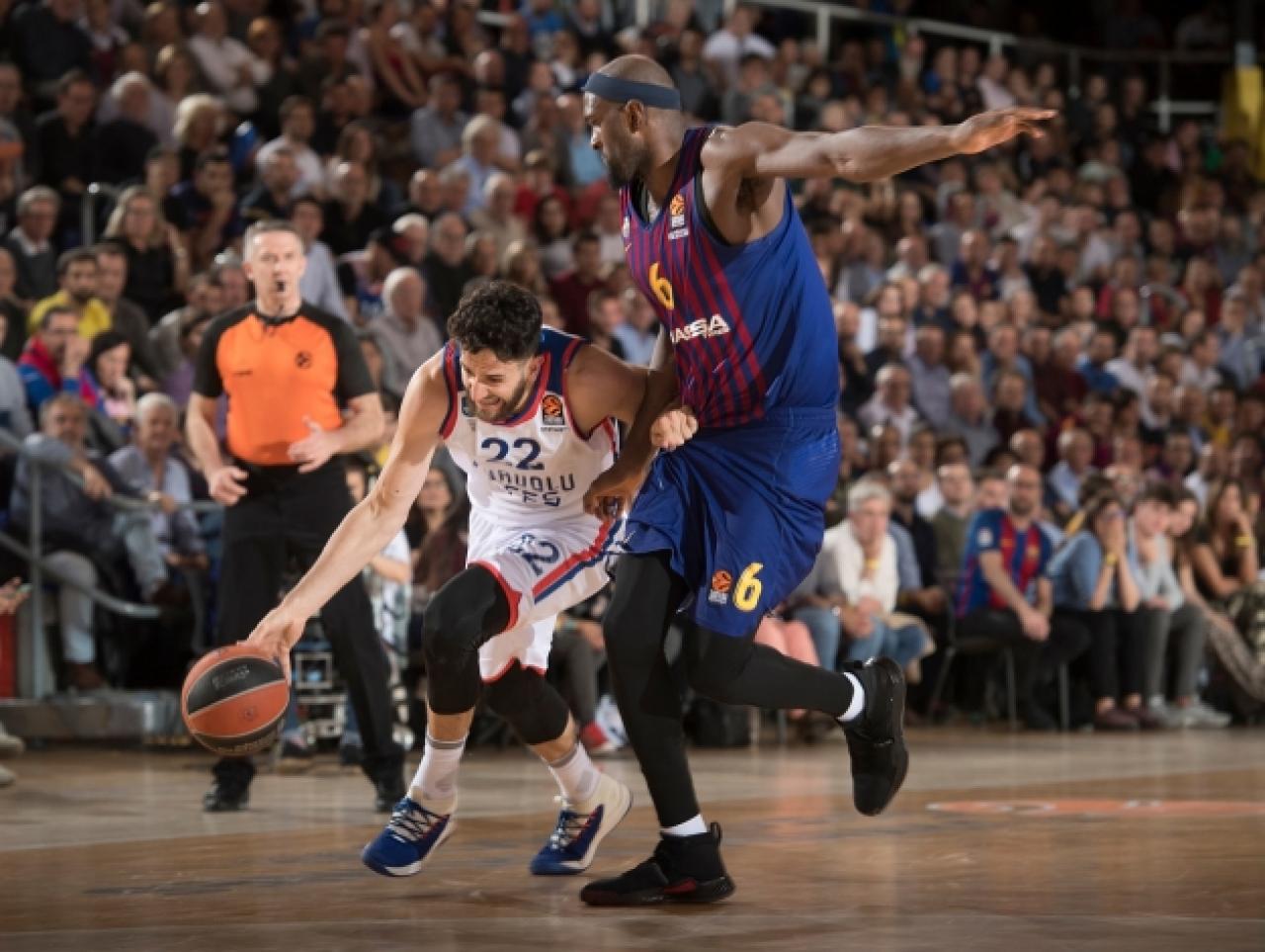 Anadolu Efes - Barcelona Lassa Euroleague maçı Bein Sports canlı izle