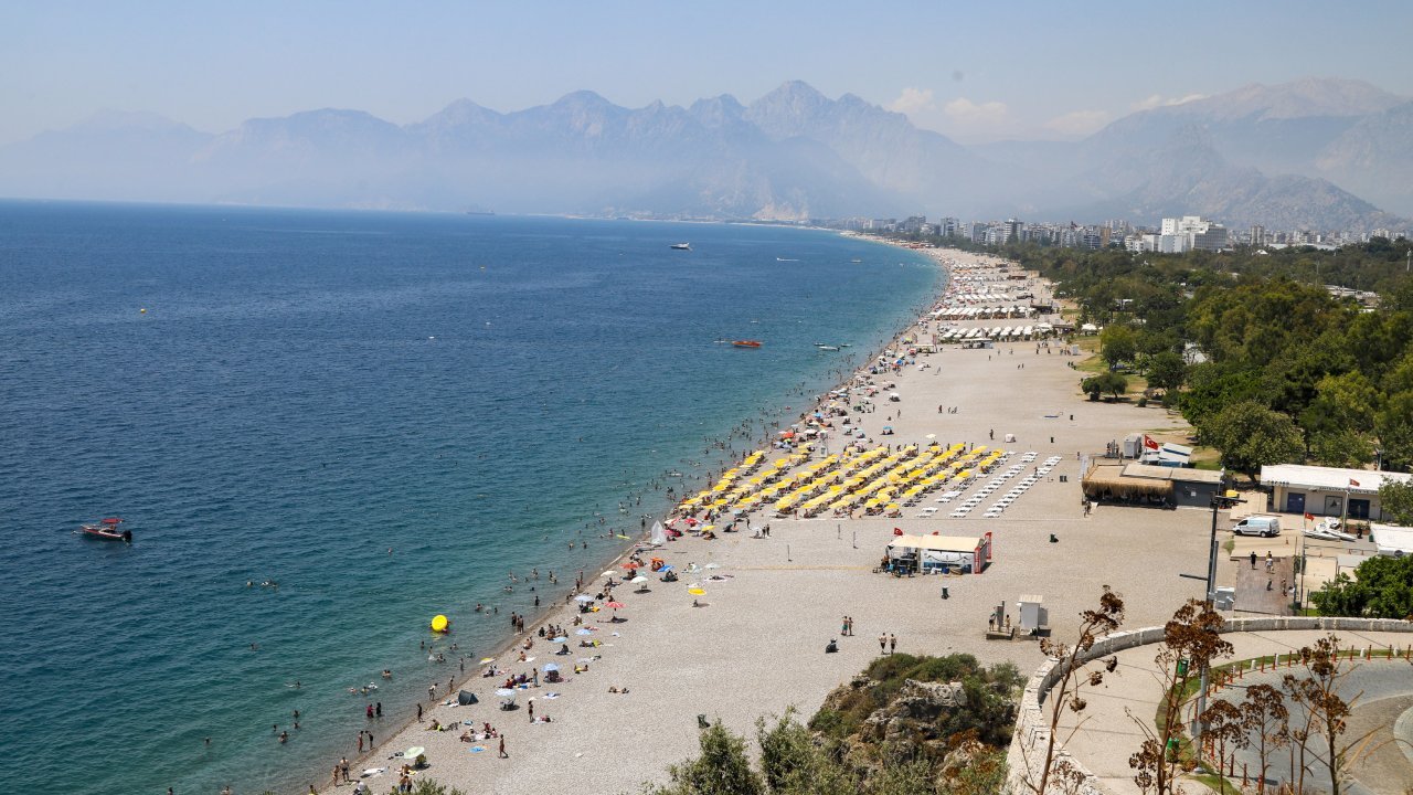 Antalya'da nem oranı yüzde 80'i aştı