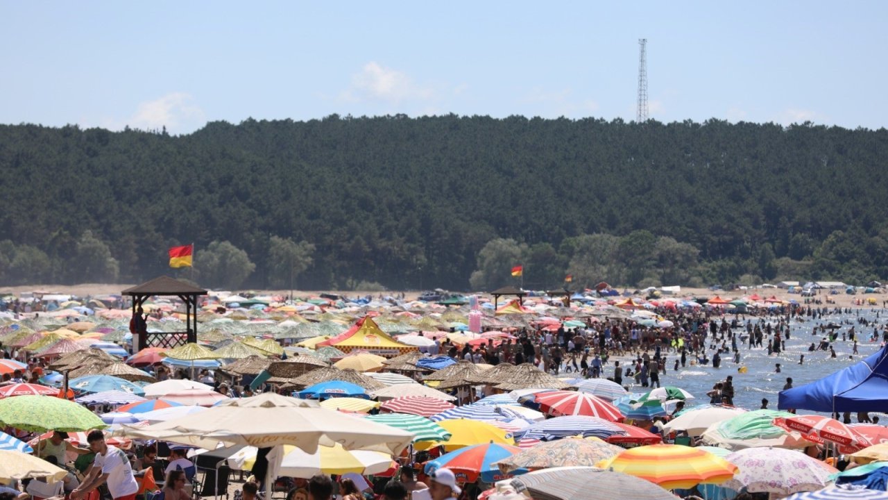 Kocaeli’deki plajlarda bayram tatilinde boğulma tehlikesi geçiren 352 kişi kurtarıldı