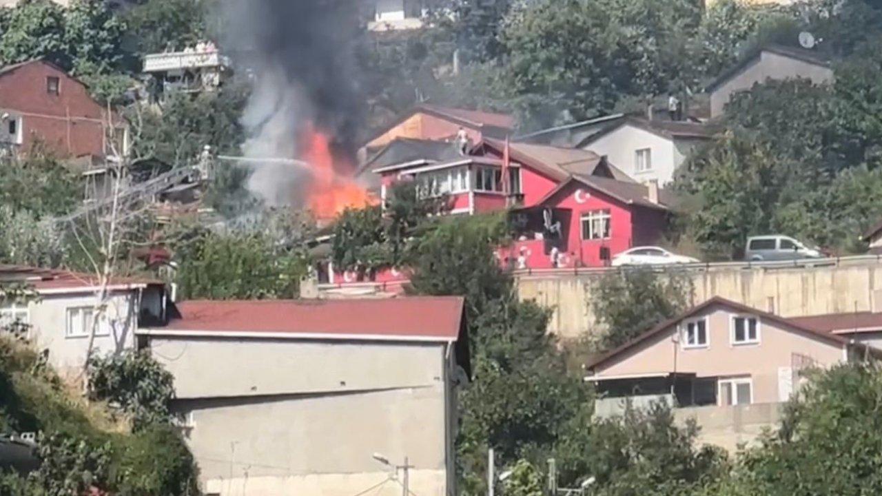 Beykoz'da gecekondu yangını! Dakikalar içinde küle döndü