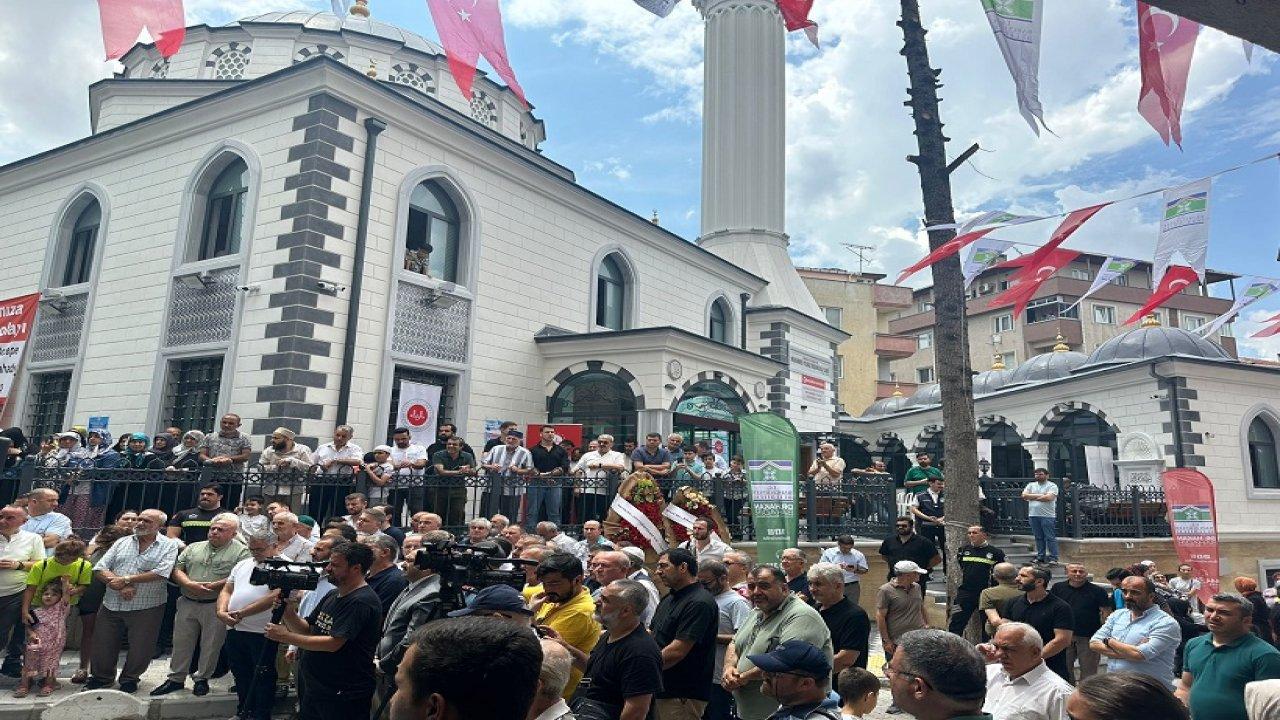 Depremde hasar almıştı: Bahçelievler'de 52 yıllık Yunus Emre Camii yenilendi, adı da değişti