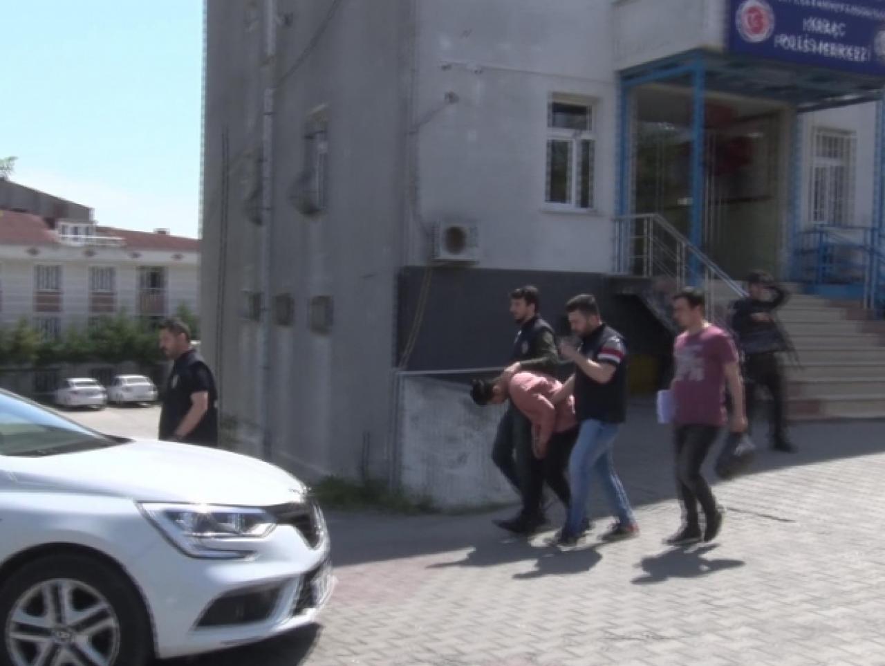 Polise silah çekti gözaltına alındı