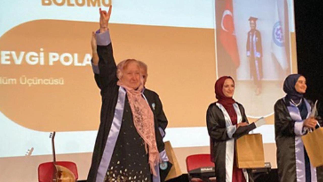 69 yaşında üniversiteden mezun oldu, diplomasını bozkurt işareti yaparak aldı