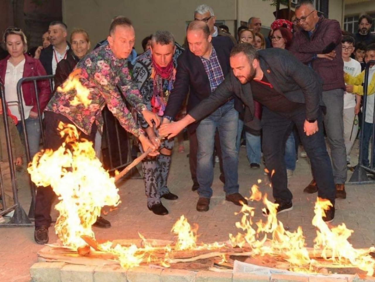 Hıdırellez ateşi Gürpınar'da yandı