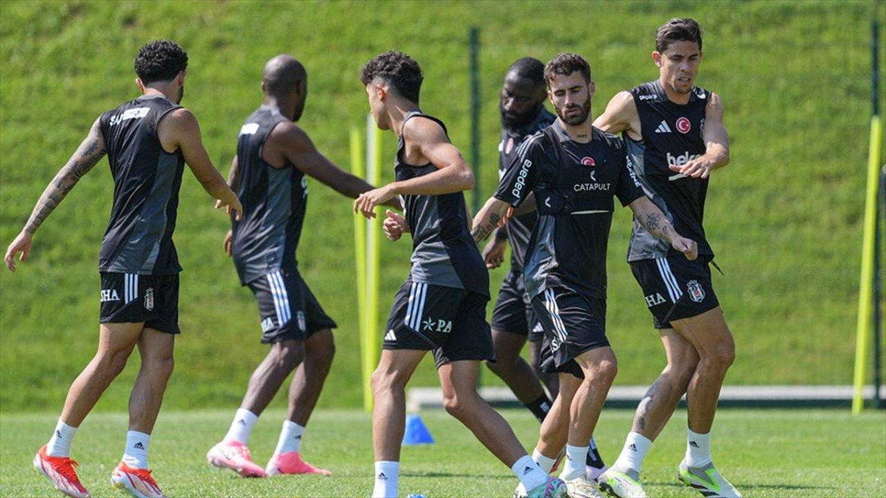 Beşiktaş, iki genç futbolcusuyla yollarını ayırdı