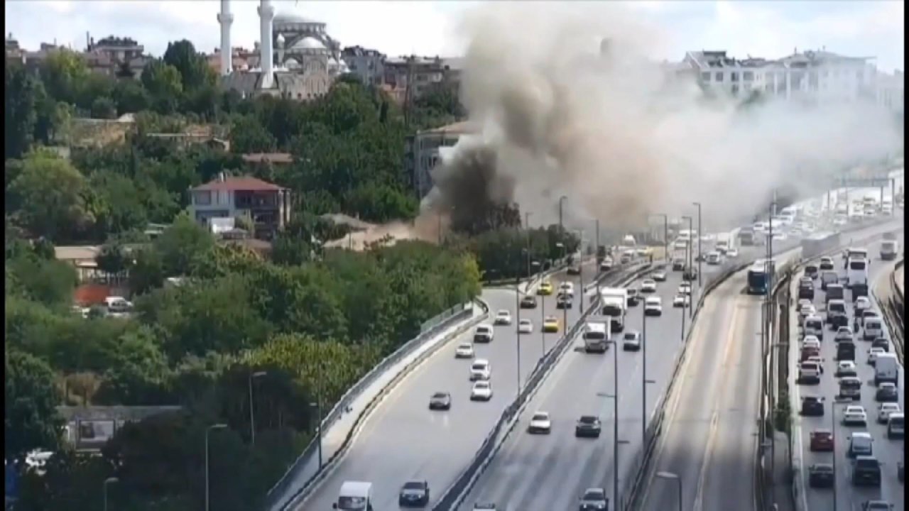 Küçükçekmece'de Cemevi ve Kültür Merkezi'nde yangın: Kullanılamaz hale geldi