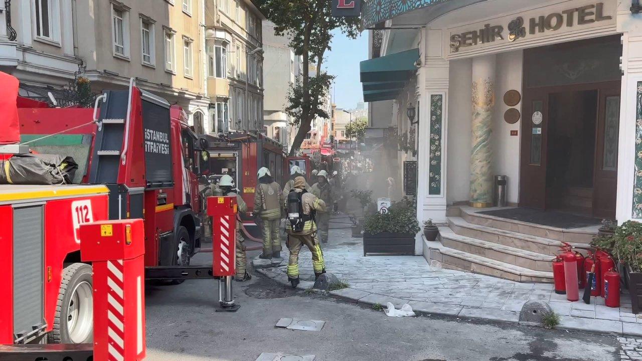 Fatih'te iş yerinin çamaşırhane bölümündeki yangın söndürüldü