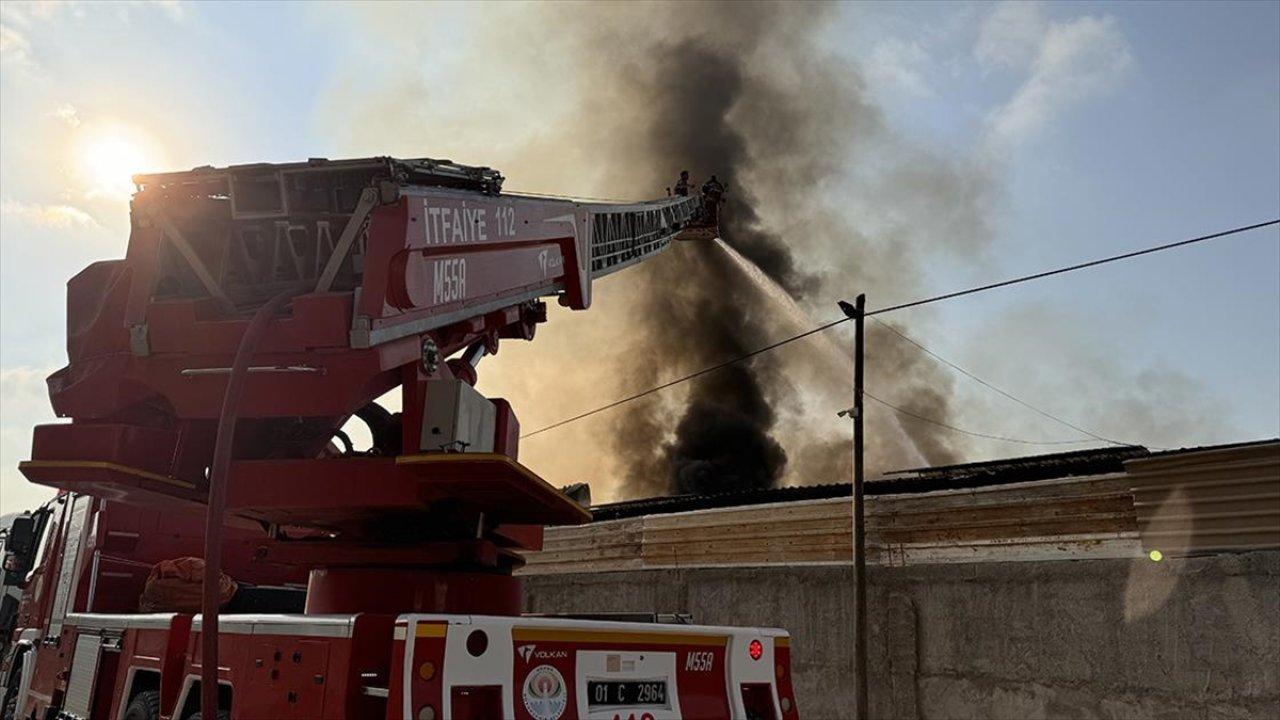 Adana'da geri dönüşüm fabrikasında korkutan yangın