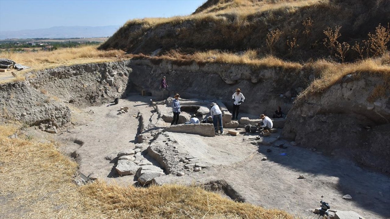 Arslantepe Höyüğü'nde heyecanlandıran keşif: 7 bin yıllık