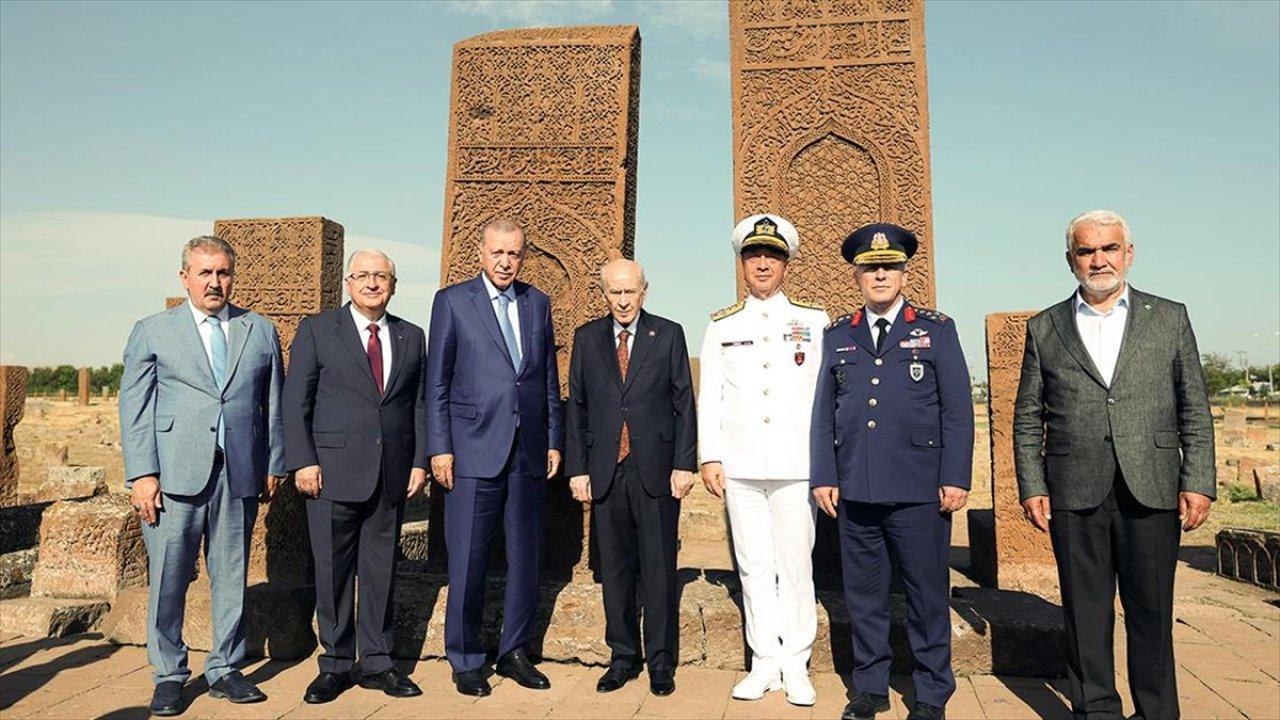 Cumhurbaşkanı Erdoğan'dan Ahlat'ta Selçuklu mezarlığına ziyaret