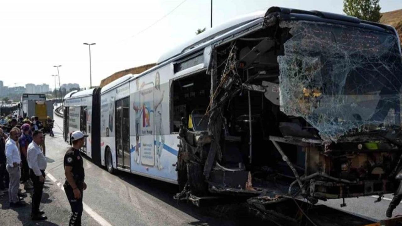 Küçükçekmece'deki metrobüs kazasında gelişme: Gözaltı sayısı 10'a yükseldi