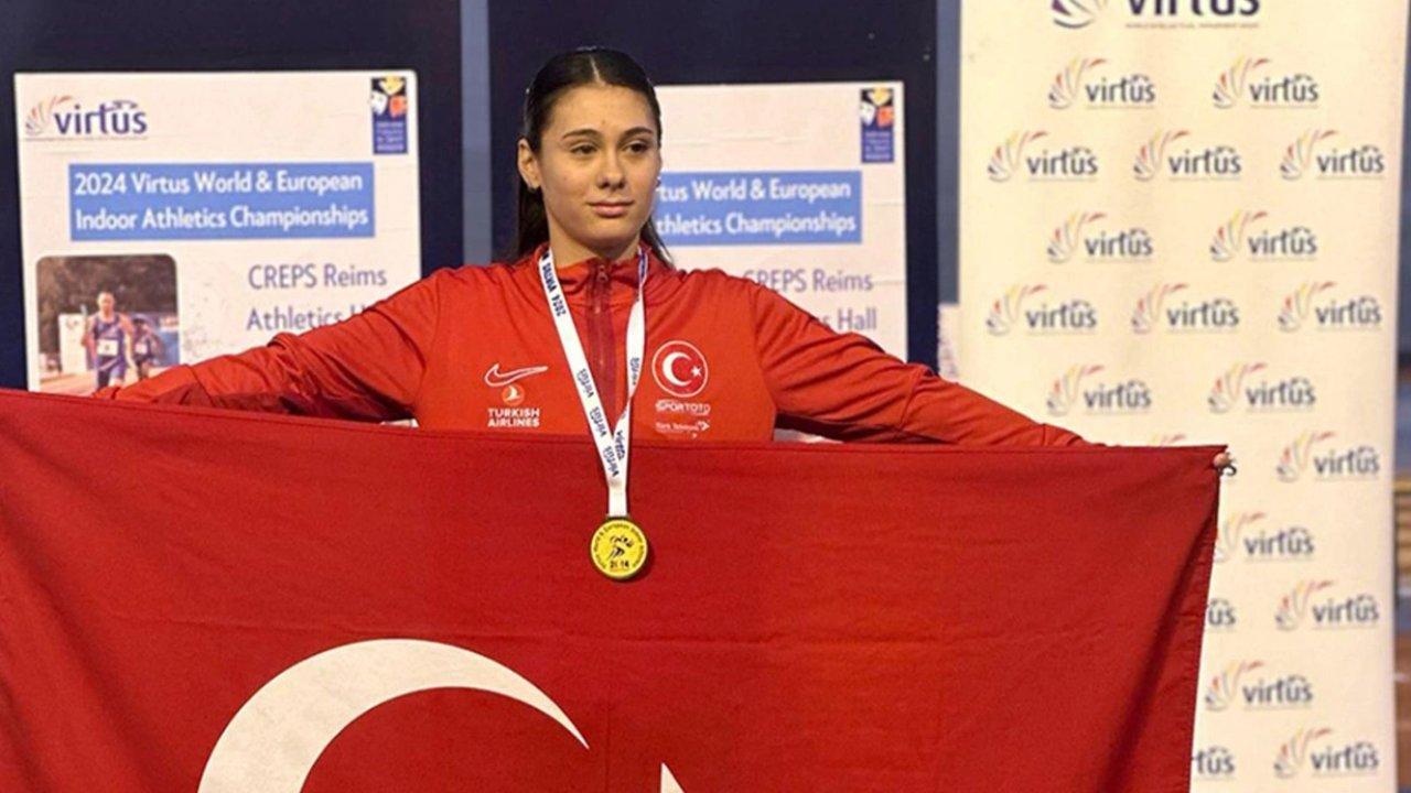 Milli sporcu Aysel Önder, dünya rekoru kırarak finale yükseldi