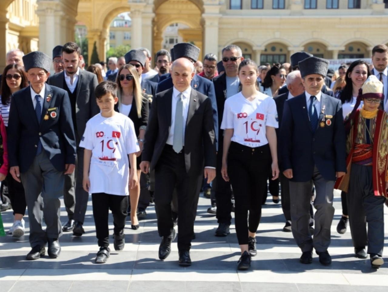 19 Mayıs’ta zincirler parçalandı