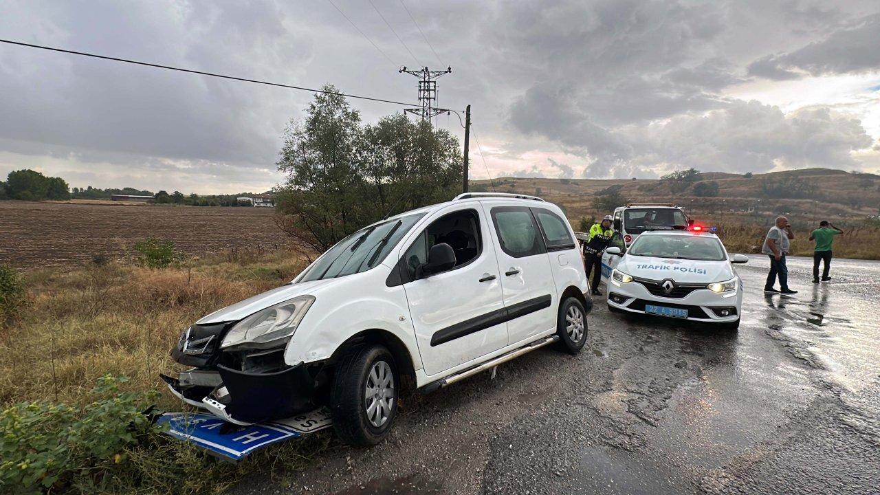 Polisten kaçarken kaza yapan araçtan 3 kaçak göçmen çıktı!