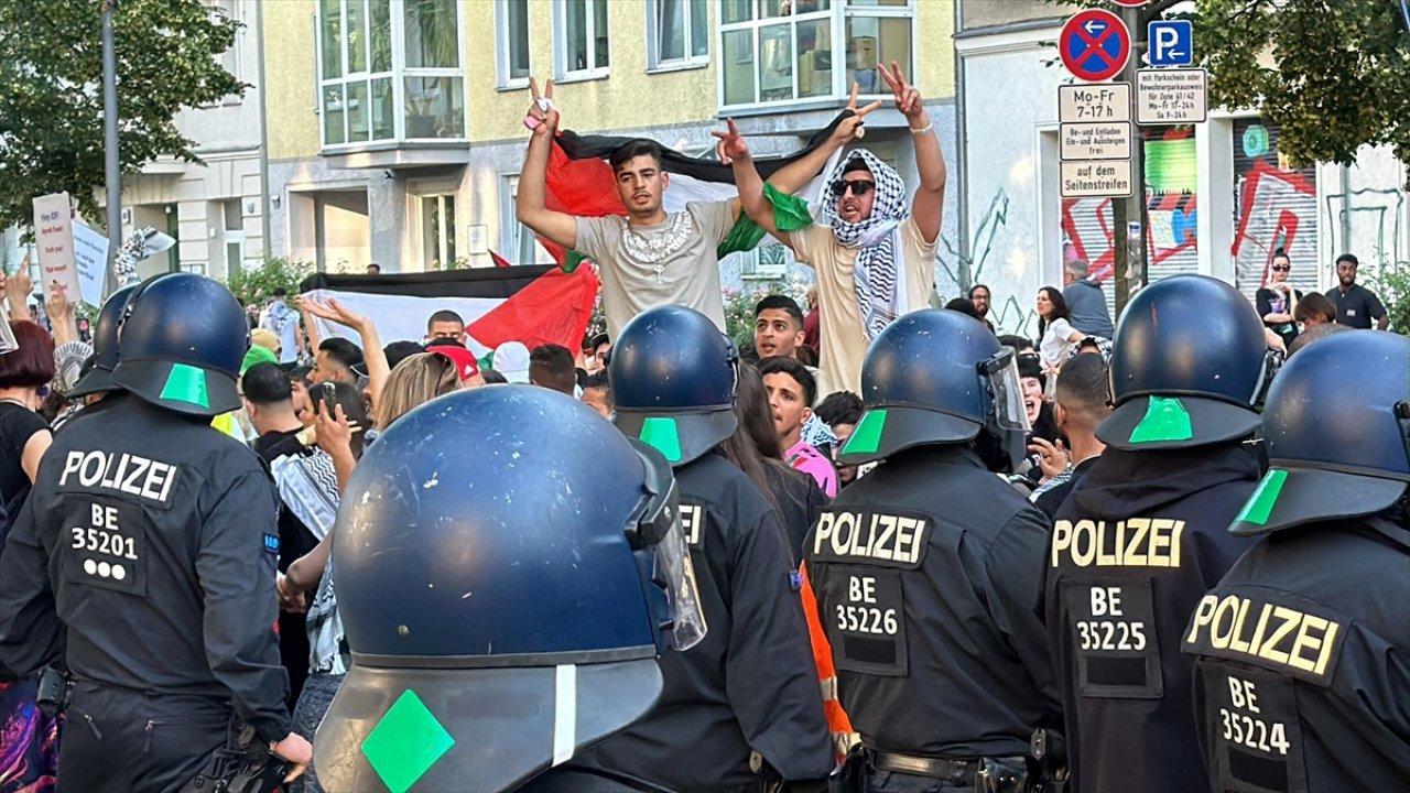 Alman polisi, Filistin gösterisinde 10 yaşındaki çocuğu gözaltına aldı!