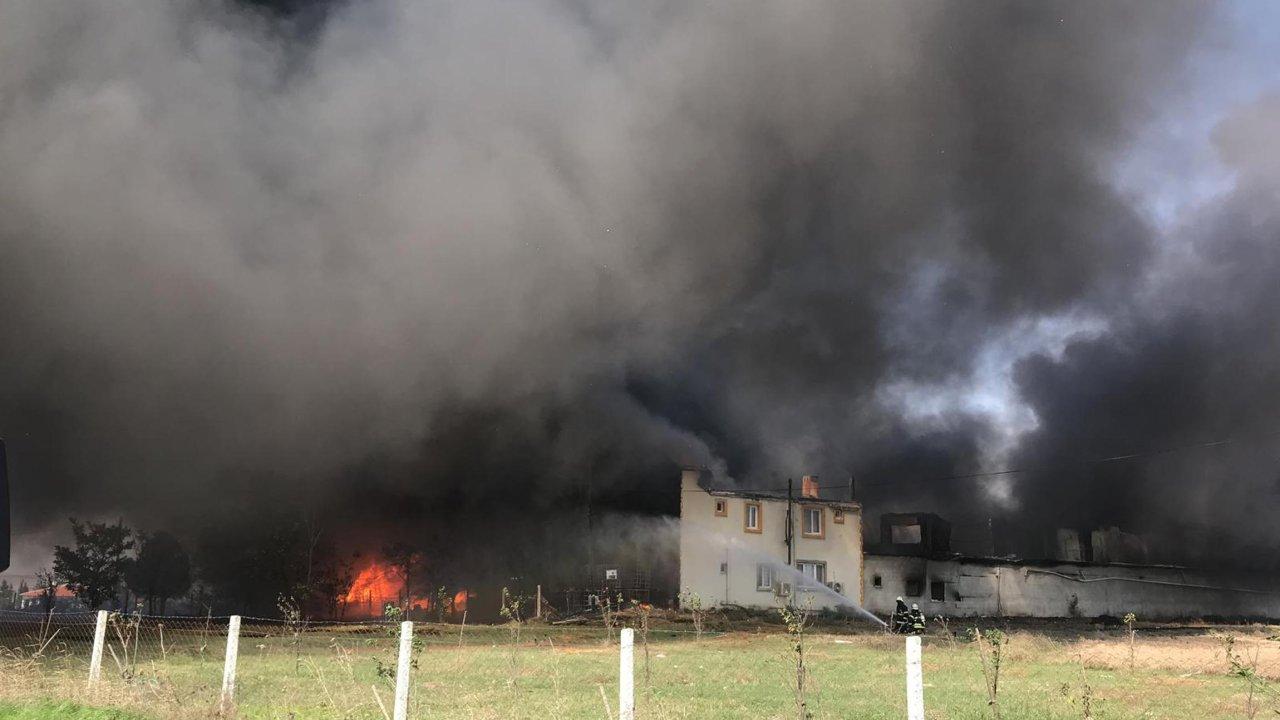 Tekirdağ Kapaklı'daki fabrika yangını kontrol altında!