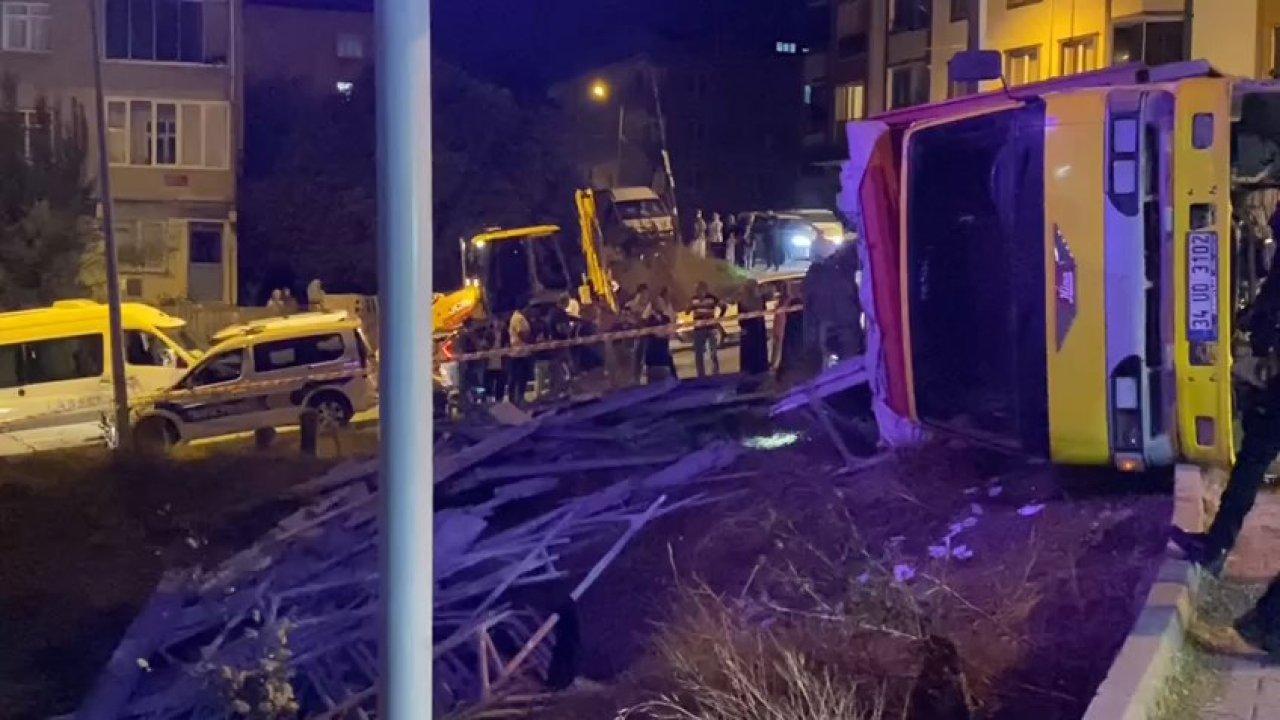 Başakşehir'de kamyonet devrildi, 3 çocuk kasanın altında kaldı