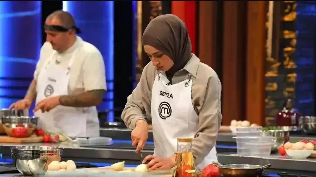 MasterChef Beyza'nın Çocukluk Fotoğrafı Sosyal Medyada Olay Oldu: 'Baştan Belliydi Yemeyi Seveceğim'