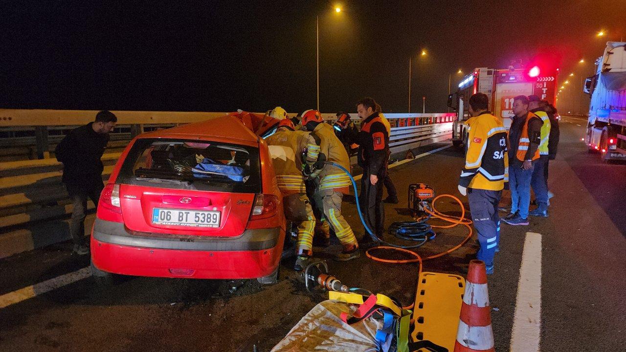 Anadolu Otoyolu'nda feci kaza: Otomobil, TIR’a çarptı