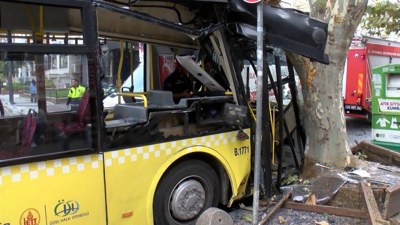 İstanbul Bahçelievler’de İETT otobüsü ağaca çarptı: 7 kişi yaralı