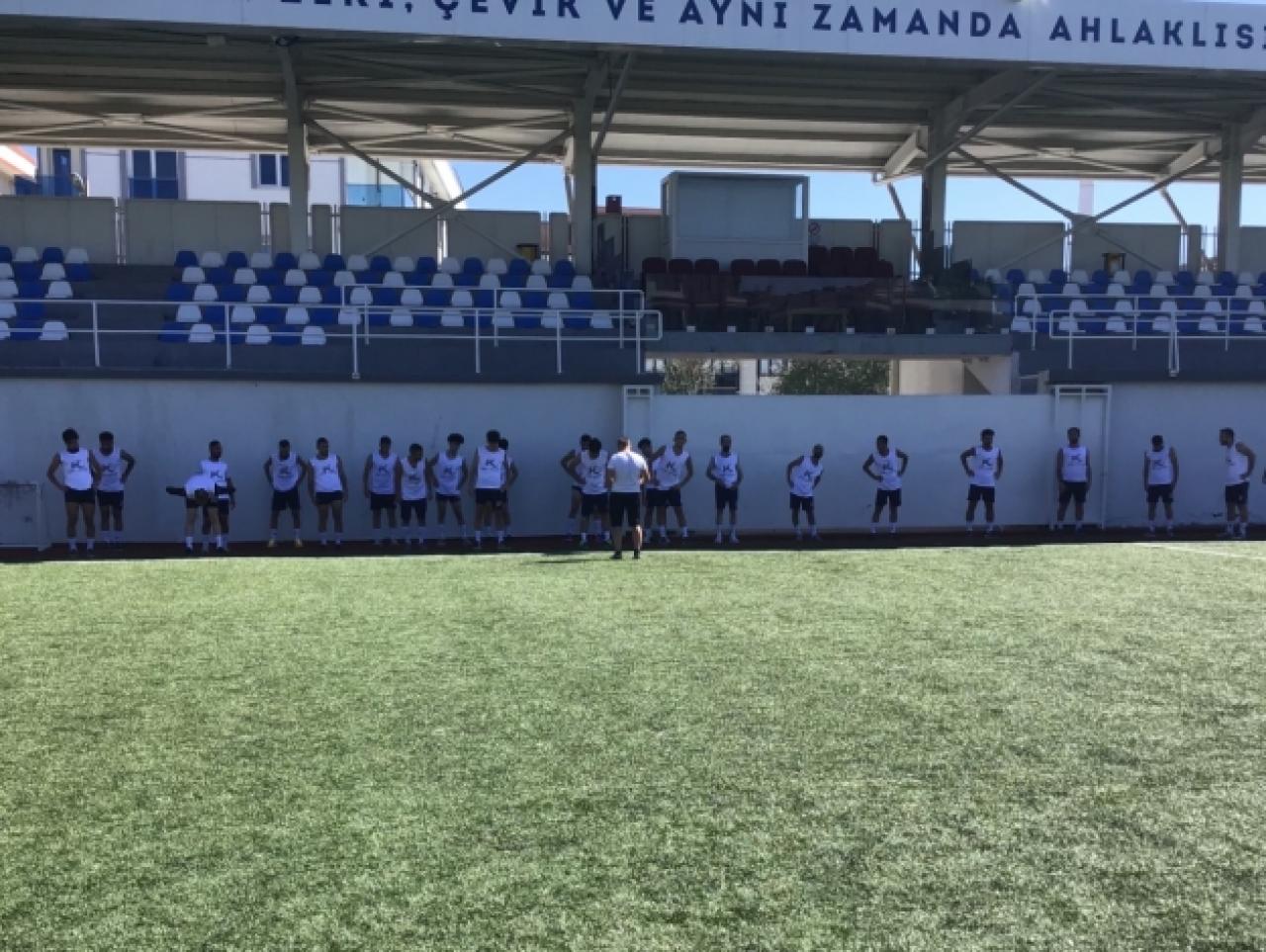 Beylikdüzüspor sahaya indi